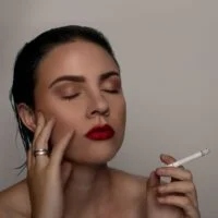 Lipstik Anti Air Terbaik: Bibir Cantik Nggak Luntur Seharian, Ini Rahasianya!