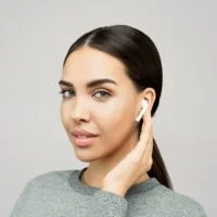 8 TWS Earbuds Terbaik 2026: Murah Tapi Fitur Nggak Murahan